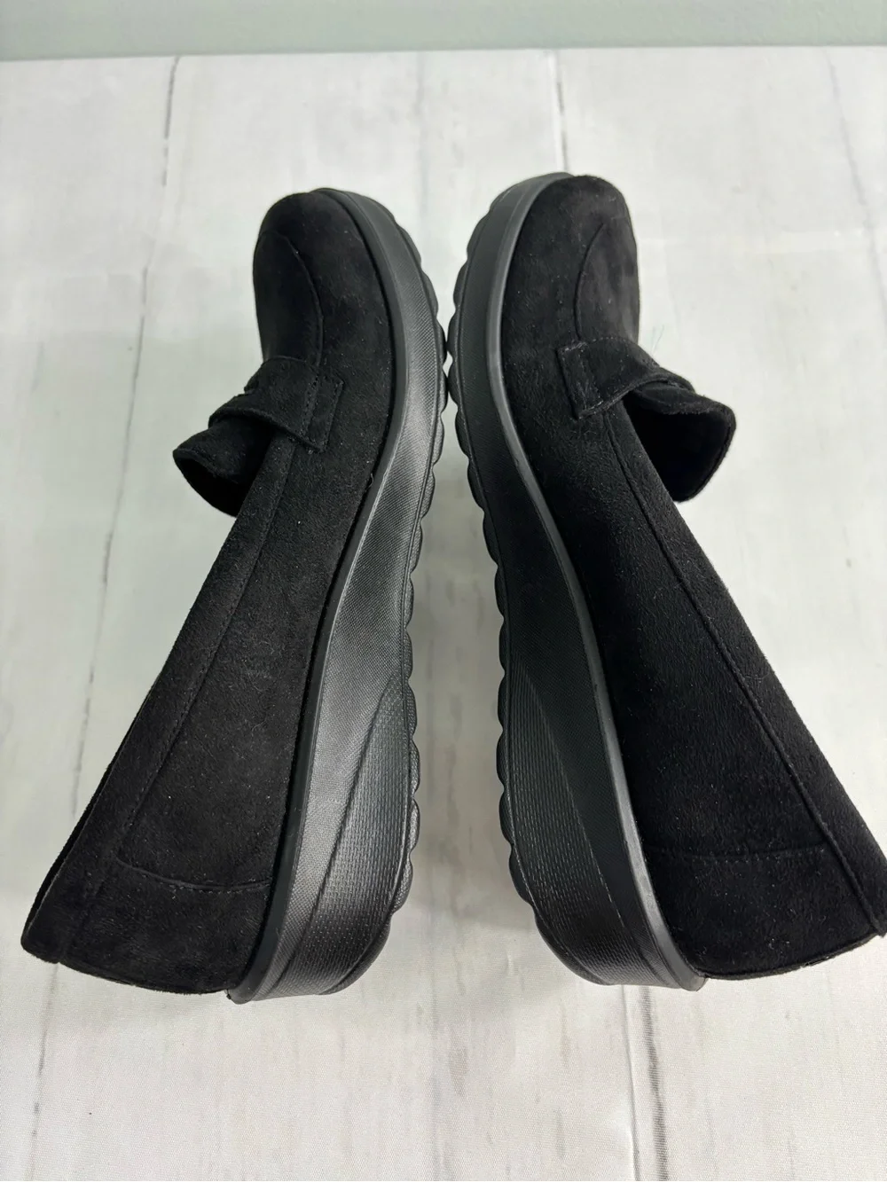 BZees Gamma Slip-On Wedge Loafers Sz 9W Lightweight Soft Anatomical Insole